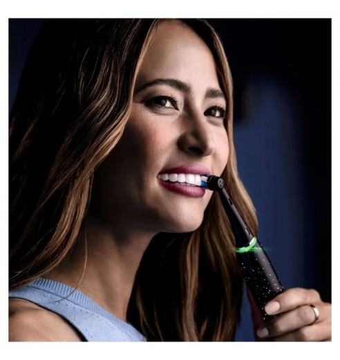 Электрическая зубная щетка Oral-B iO 10 Cosmic Black