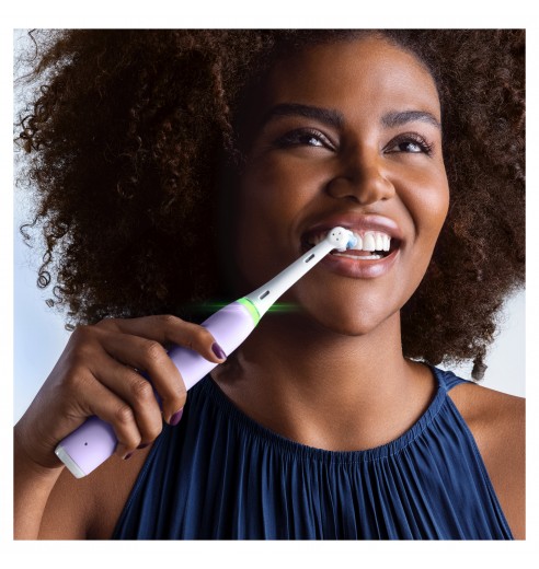 Электрическая зубная щетка Oral-B iO 4