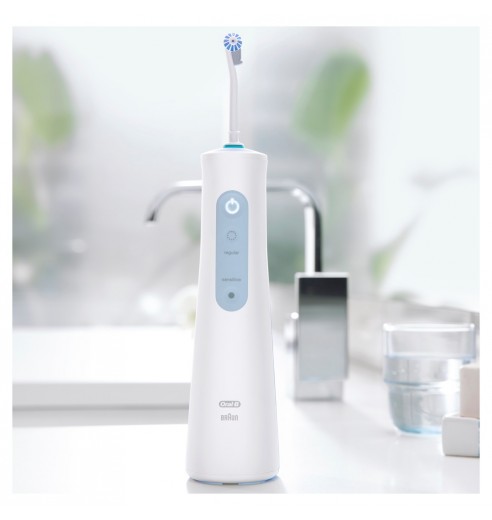Набор Oral-B SmartSmile 1 510: Электрическая зубная щетка Oral-B Pro 1 500 + Ирригатор Aquacare 4