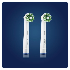 Oral-B CrossAction для эффективной чистки (2 шт) белая