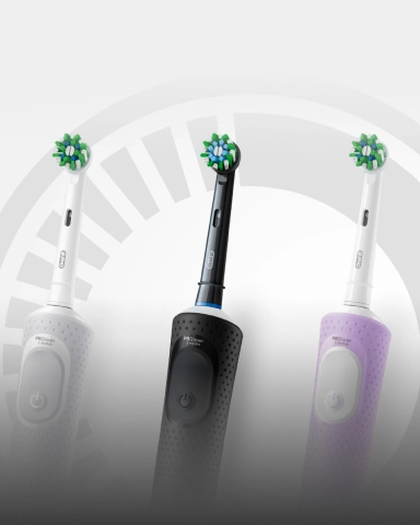 Электрическая зубная щётка Oral-B Vitality Pro + Насадка для эффективной чистки Oral-B CrossAction (4 шт)